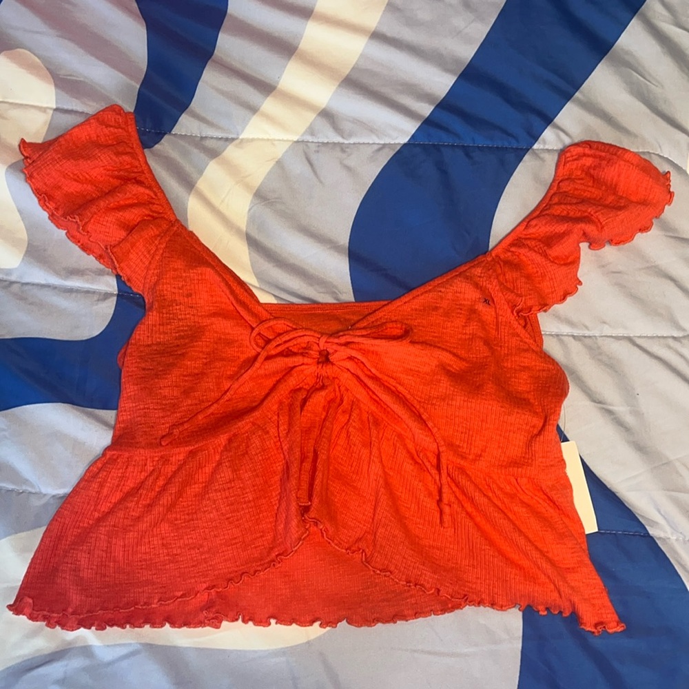 Never worn with tags womens American Eagle crop top